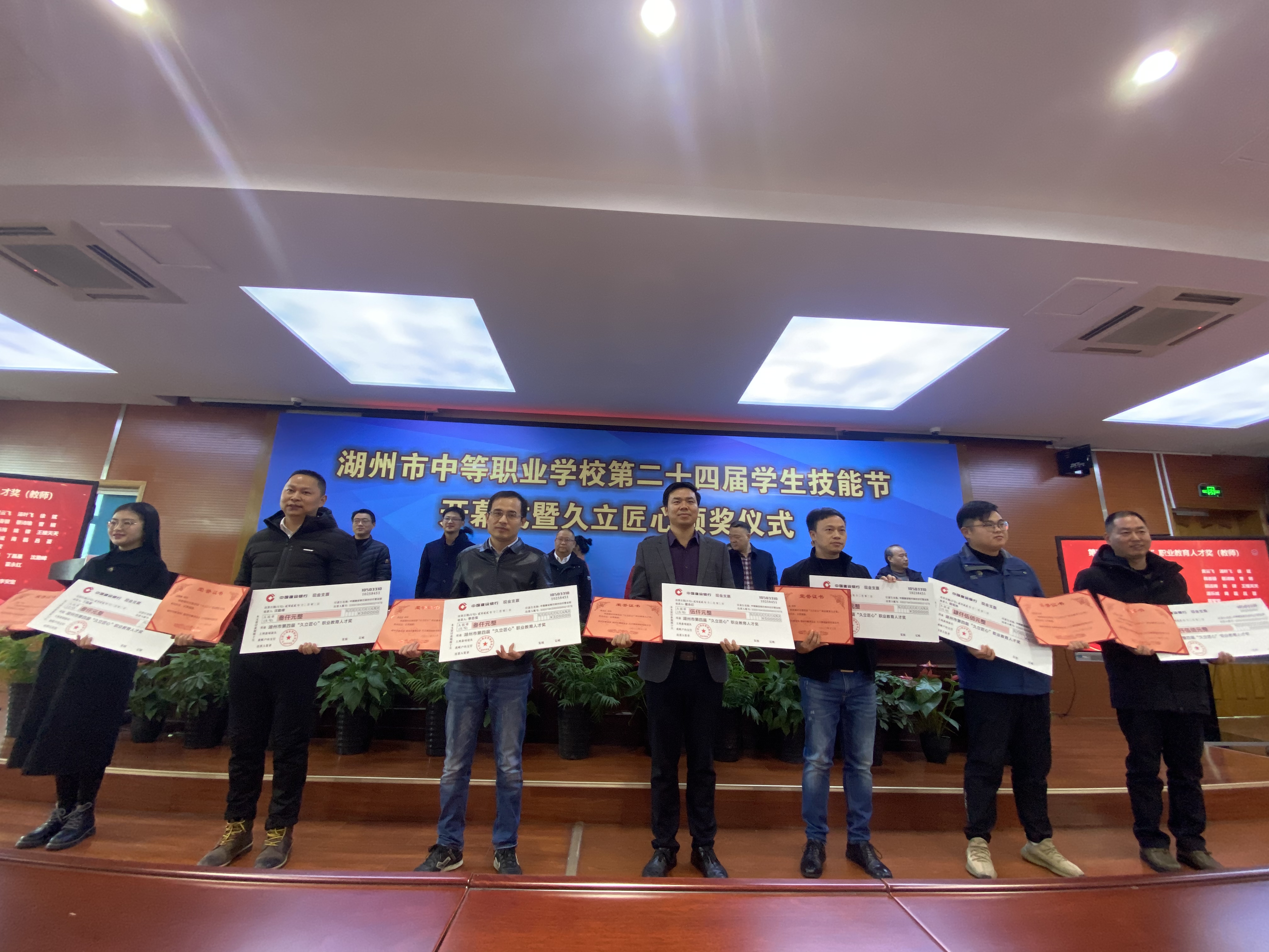 鉴黑担保网(jhdbw)·最具权威唯一维权担保平台